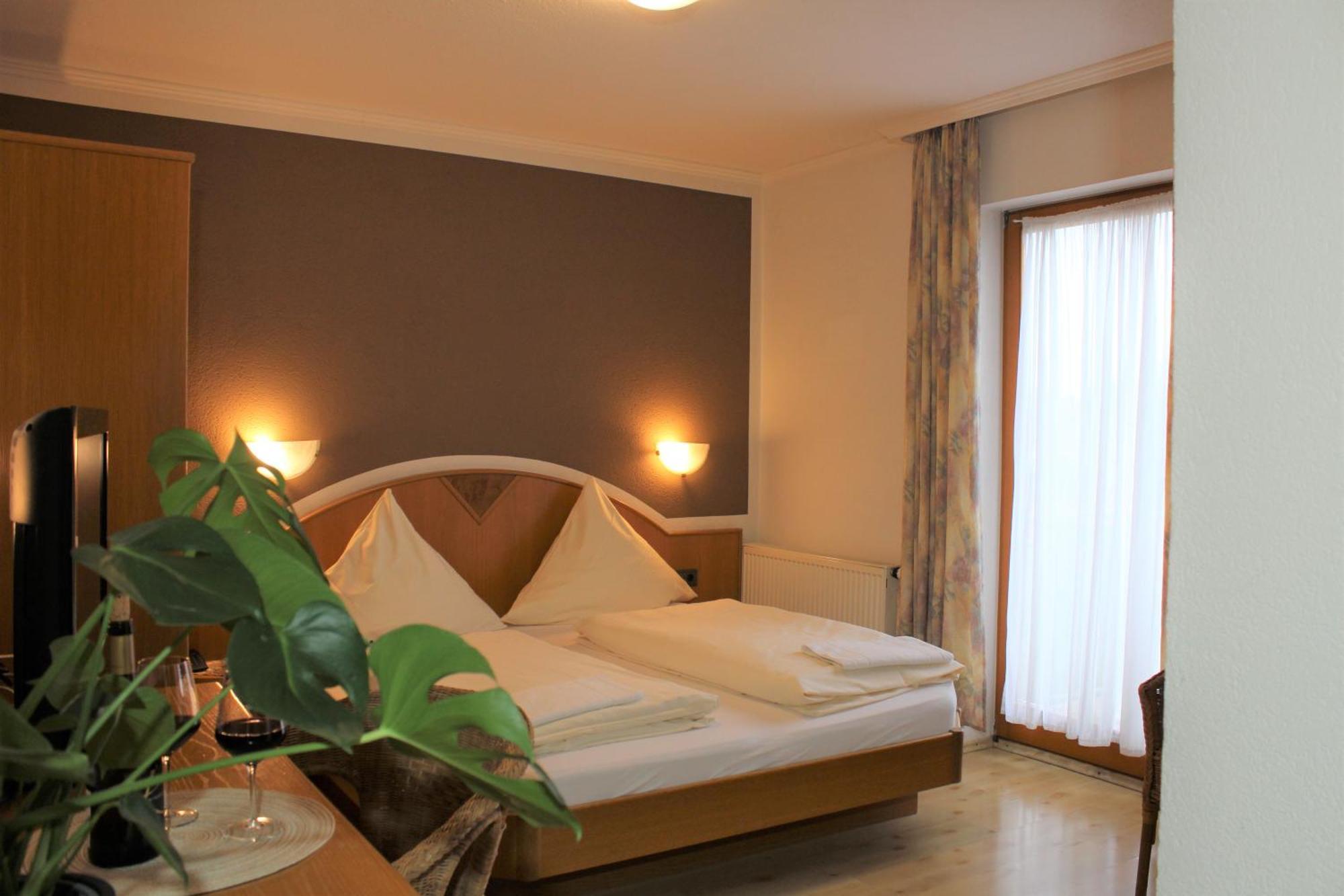 Winzerhotel Kinges-Kessel Morstadt Εξωτερικό φωτογραφία